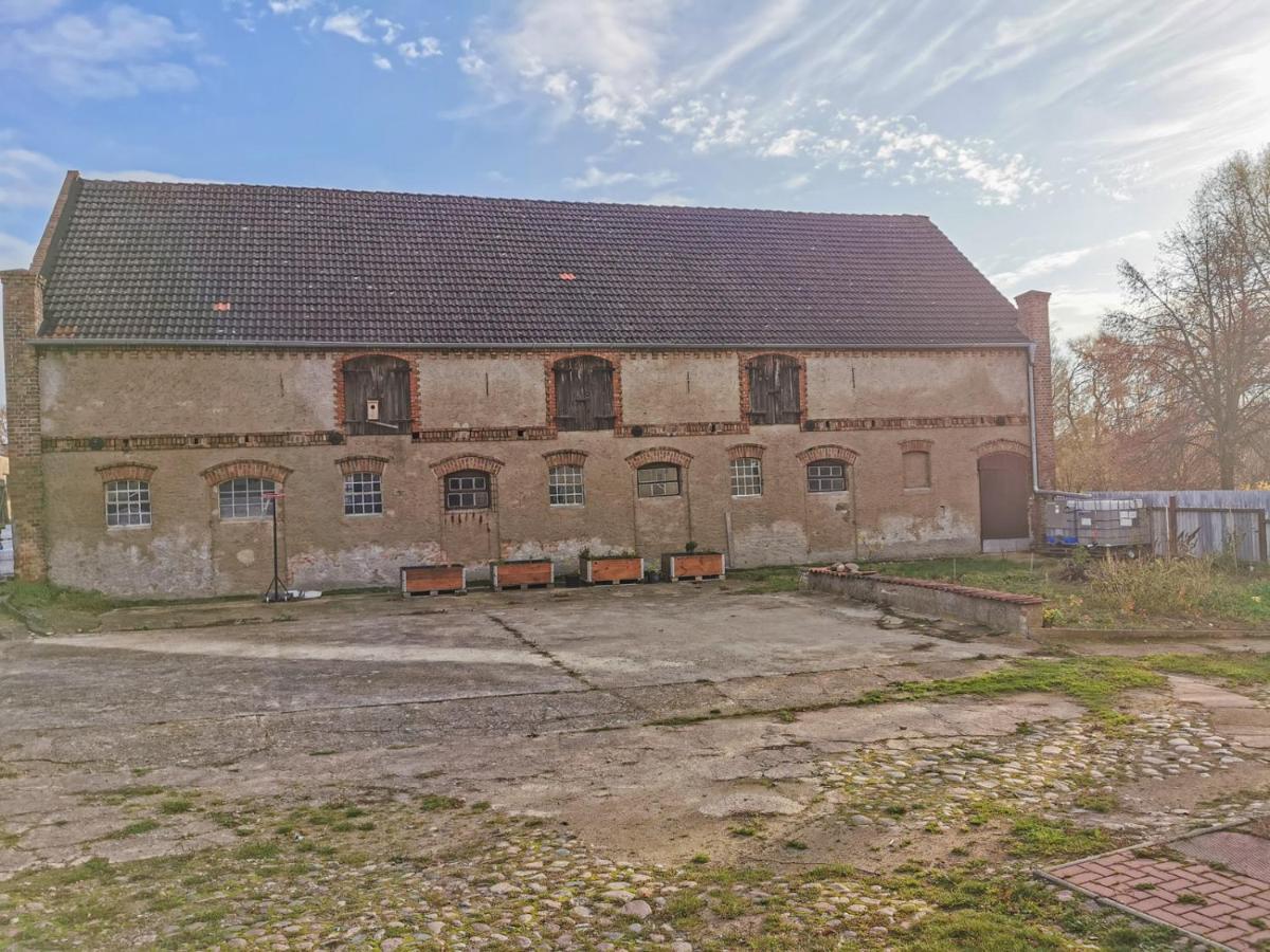 Apartment In Herrenhaus Gross Pinnow Exterior photo