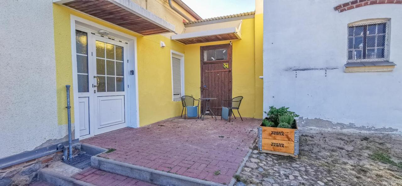 Apartment In Herrenhaus Gross Pinnow Exterior photo